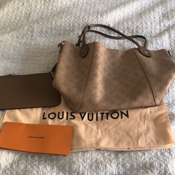 Louis Vuitton Mahina Hina MM Galet Tote - M53140 - Picture 5 of 16